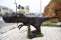 Nepoznate osobe oštetile skulpturu dinosaura od ćumura u Sarajevu