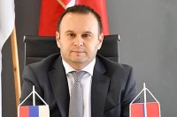 Ćosić: Spomen ploča na Vracama neće biti uklonjena