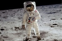 Астронаути били у свемирској шетњи