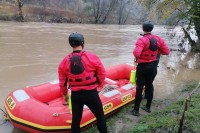 Тијело мушкарца пронађено у у кориту Босне, највјероватније ријеч о раднику  који је упао у ријеку