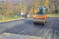 Почело асфалтирање пута за Манастир Сасе