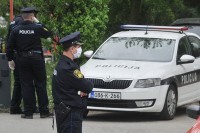 Дјевојка се након свађе са момком „голфом“ намјерно забила у његов BMW