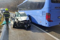 Detalji saobraćajne nesreće u Rekavicama: Mlada Banjalučanka poginula u direktnom sudaru „pežoa“ i autobusa