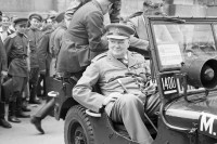 Винстон Черчил: Српски краљевић, Титов отац или само мали крадљивац шећера