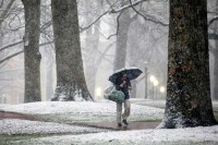 Данас топлије и вјетровито, киша на југу и западу