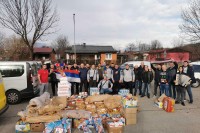 Članovi Rukometnog kluba Kaluđer u humanoj misiji: Pečenice i paketi za radosniji Božić