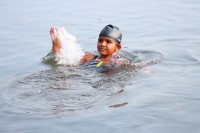 Sedmogodišnja djevojčica preplivala najduže jezero u Indiji