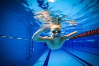 Plivanje promijenilo život sedmogodišnjaka koji je rođen bez nogu i lijeve podlaktice