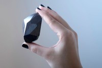 У Дубаију представљен риједак црни дијамант пред аукцију