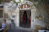 Čuveni sicilijanski bar iz „Kuma“ i dalje radi i izgleda potpuno isto kao u filmu VIDEO