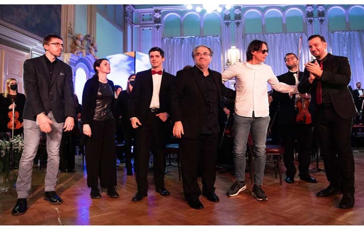 Емиру Мејремићу припала част да диригује концертом „Савременици“.