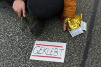 Активисти против бацања хране блокирали путеве у Берлину