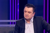 Šekler: Stelt omikron je teško razlikovati od delta soja