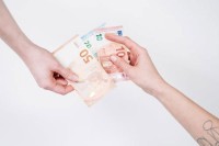 Аустријанци на Дан заљубљених троше 84 евра