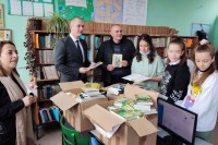 HE na Drini poklonile 300 knjiga Osnovnoj školi „Vuk Karadžić“