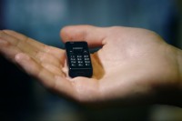 Ovo su najmanji funkcionalni telefoni – posebno su popularni u zatvorima