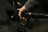 Nijemci toče gorivo preko granice; pumpe mijenjaju cijene pet puta dnevno