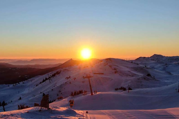 Olimpijski centar „Jahorina“ uvrstio je u svoju ponudu jutarnju i večernju panoramsku vožnju snježnim tabačem