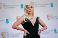 Lejdi Gaga elegantnim izdanjem na dodjelu BAFTA nagrada donijela glamur starog Holivuda