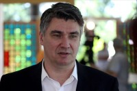 Milanović: "Vučić se hvali, ni oni ne bi oborili dron"