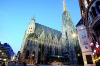 Zvona katedrale probudila Bečlije usred noći