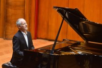 Пијаниста Александар Маџар наставља да свира Бетовена