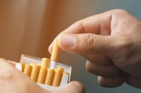 Волмарт прекида продају цигарета, пале акције дуванџија