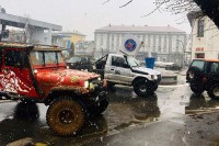 Učesnici međunarodnih susreta „Kozara 2022“ sa više od 100 vozila defilovali centrom Kozarske Dubice