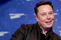 Elon Mask se našalio da će nakon Tvitera kupiti Koka-Kolu da bi vratio kokain u napitak