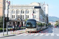 Prevoznici zaustavili autobuse ispred Gradske uprave, najavili nove obustave ako ne bude poskupljenja karata