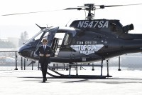 Spektakularan dolazak Toma Kruza na premijeru "Top Gana", na crveni tepih sletio helikopterom