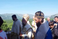 Episkopi Grigorije i Maksim služe liturgiju u Mrkonjićima