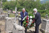 Kalabuhov i Vujović položili vijenac na Ruskom groblju u Bileći