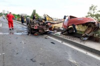 Teška nesreća na Pančevačkom mostu, dvije osobe upale u Dunav