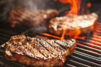 Kako do savršeno pečenog mesa na roštilju: Probajte trik od 90 sekundi, isplati se