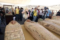 У Египту откривено преко 150 античких статуа и 250 саркофага