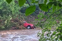 Nezapamćene poplave u okolini Čačka: Šteta na infrastrukturi, evakuisane 22 osobe