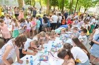 Osnovci oživjeli park crtežima u čast Rafinerije nafte Brod