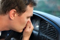 Како да се ријешите непријатних мириса у аутомобилима