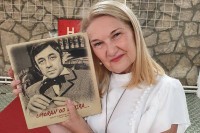 Monografija o glumcu Uglješi Kojadinoviću promovisana u Srpcu: Filmski scenario u starom koferu čekao 40 godina