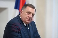 Додик: Не постоји легалан пут којим би британски војни стручњаци ушли у БиХ