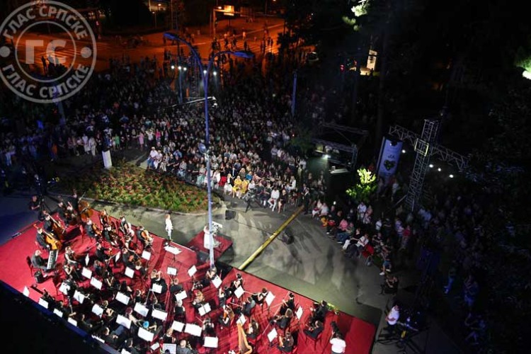 Симфонијски оркестар НПРС отворио Театар фест