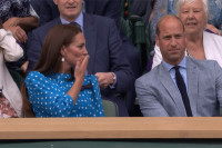 Princ Vilijam i Kejt Midlton gledaju Đokovića, princeza slala poljupce