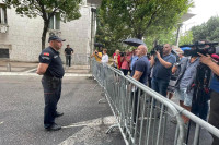 Počeo protest ispred Vlade Crne Gore zbog Temeljnog ugovora