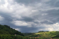 Sutra pretežno oblačno, dnevna temperatura u blagom porastu