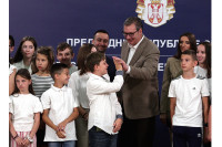 Vučić ugostio srpsku djecu iz Hrvatske, Slovenije i Mađarske