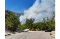 Ne jenjava požar kod Boračkog jezera: Eksplodirale dvije mine preostale iz rata