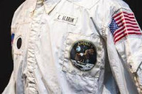 Јакна астронаута База Олдрина продана за 2,8 милиона долара