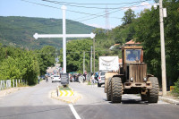 Уклоњене барикаде код Јариња, али прелаз још није у функцији