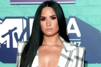 Nebinarnost na testu – Demi Lovato se opet osjeća kao žena